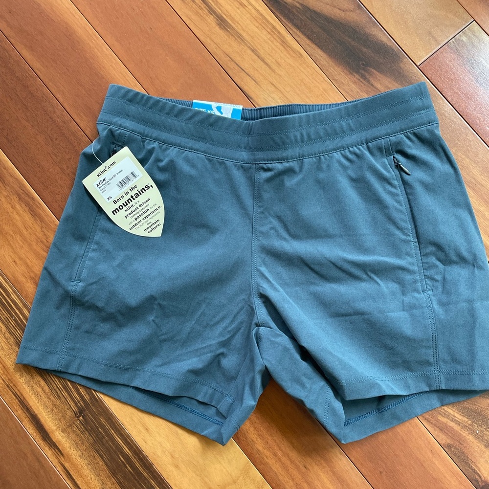 Kuhl free flex 4inch inseam short. Rainforest